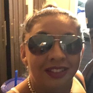 Meet your Posher, Jessica marie